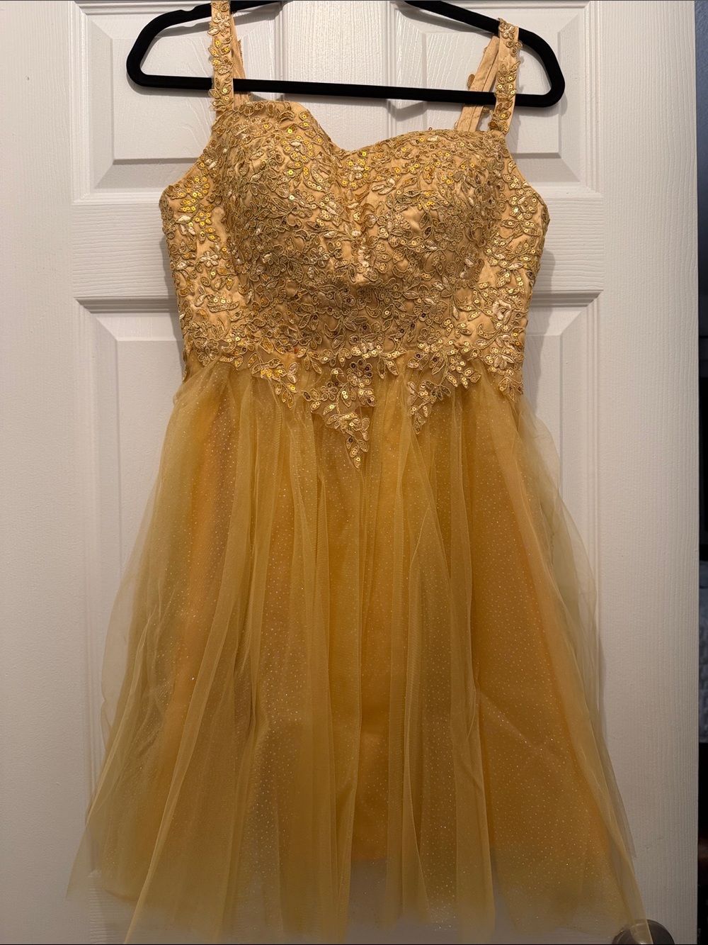 Gold Embellished Sweetheart Tulle Party Dress